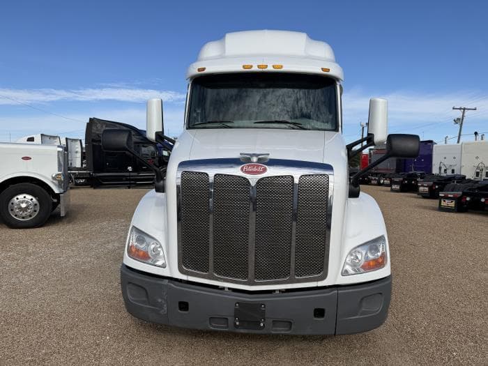 2021 Peterbilt 579 in Dallas, TX — photo 35