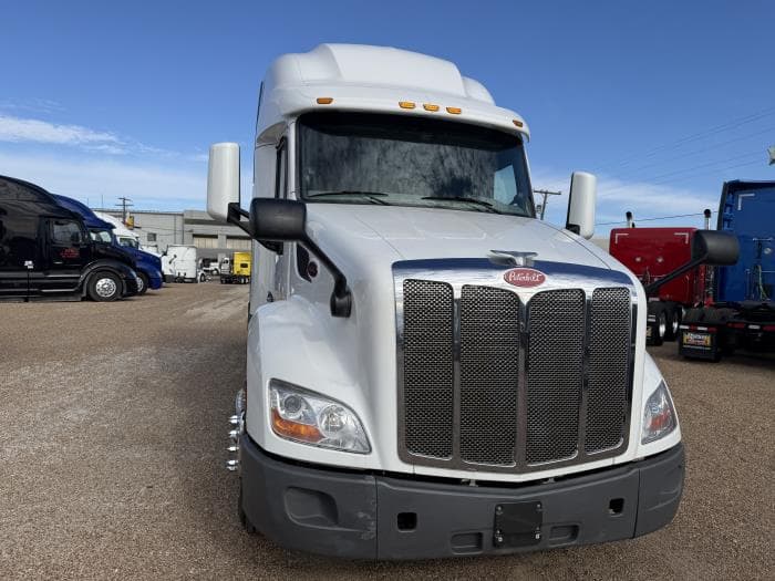 2021 Peterbilt 579 in Dallas, TX — photo 36