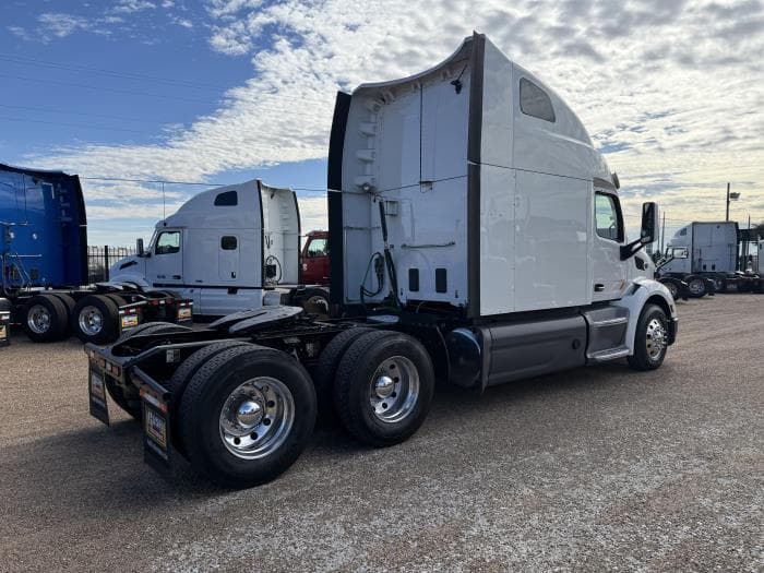 2021 Peterbilt 579 in Dallas, TX — photo 44