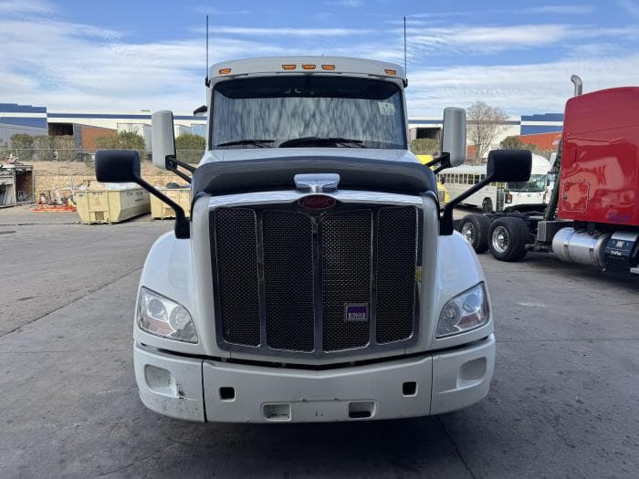 2022 Peterbilt 579 in El Paso, TX — photo 3