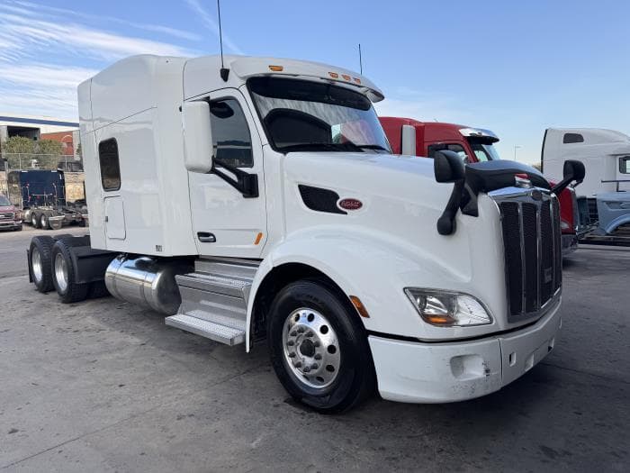 2022 Peterbilt 579 in El Paso, TX — photo 4