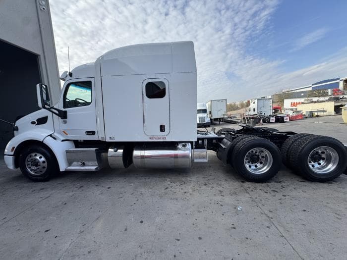 2022 Peterbilt 579 in El Paso, TX — photo 9