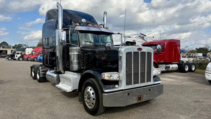 2022 Peterbilt 389 in Jacksonville, FL — photo 8