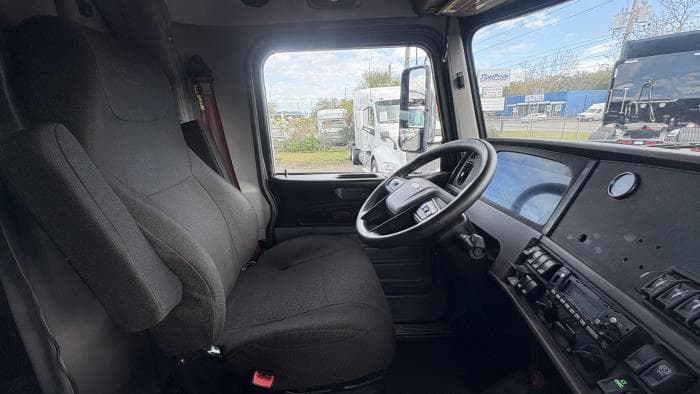 2022 Peterbilt 389 in Jacksonville, FL — photo 22