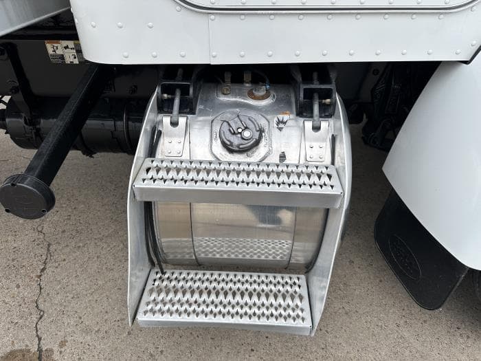 2020 Peterbilt 337 in Houston, TX — photo 22