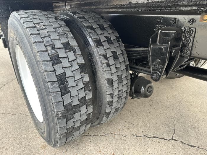 2020 Peterbilt 337 in Houston, TX — photo 23