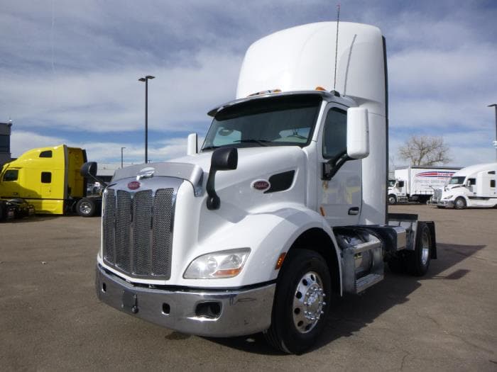 2020 Peterbilt 579 in Denver, CO — photo 2