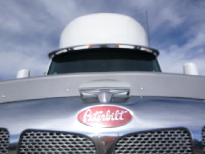 2020 Peterbilt 579 in Denver, CO — photo 10