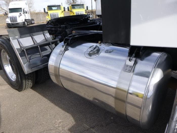 2020 Peterbilt 579 in Denver, CO — photo 24