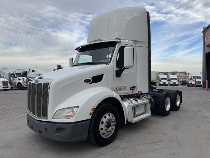 2020 Peterbilt 579 in El Paso, TX — photo 2