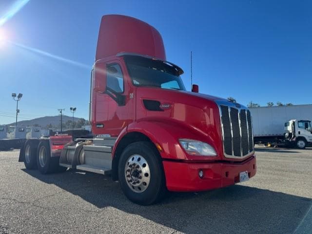 2020 Peterbilt 579 in Fontana, CA — photo 6