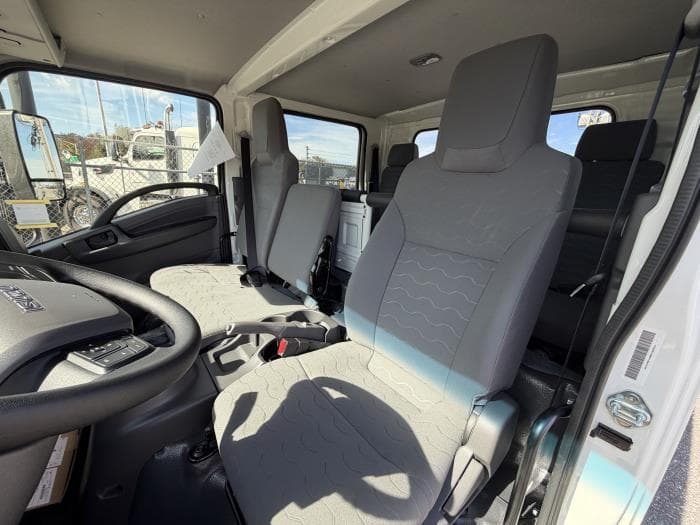 2026 Isuzu NRR in Orlando, FL — photo 9
