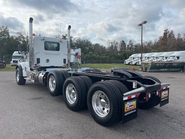 2026 Peterbilt 567 in Tampa, FL — photo 4