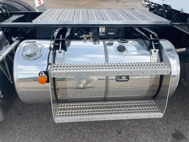 2026 Peterbilt 567 in Tampa, FL — photo 12