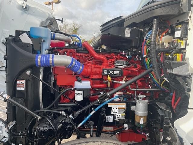 2026 Peterbilt 567 in Tampa, FL — photo 17