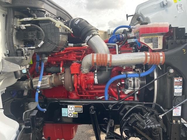 2026 Peterbilt 567 in Tampa, FL — photo 18