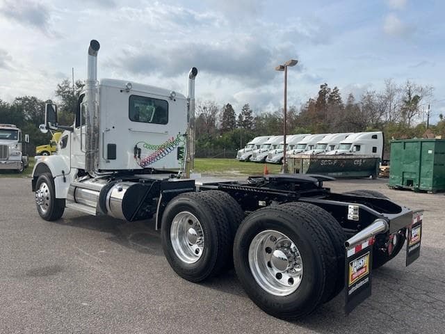 2026 Peterbilt 567 in Tampa, FL — photo 4