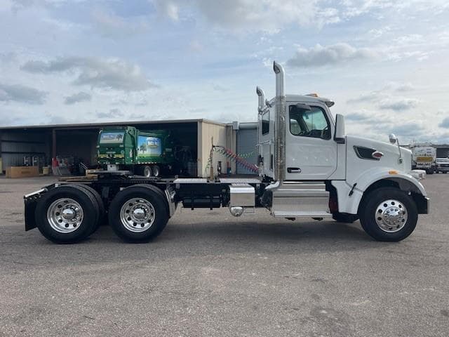2026 Peterbilt 567 in Tampa, FL — photo 6