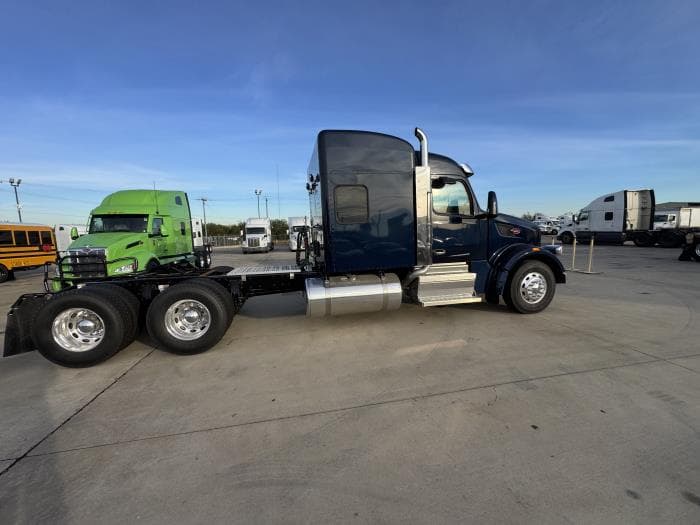 2026 Peterbilt 567 in Laredo, TX — photo 5