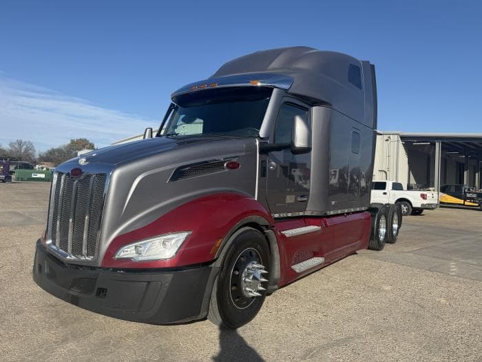 2022 Peterbilt 579 in Dallas, TX — photo 25