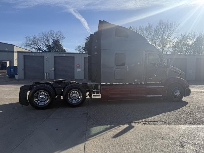 2022 Peterbilt 579 in Dallas, TX — photo 37