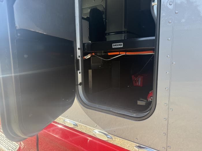 2022 Peterbilt 579 in Dallas, TX — photo 46