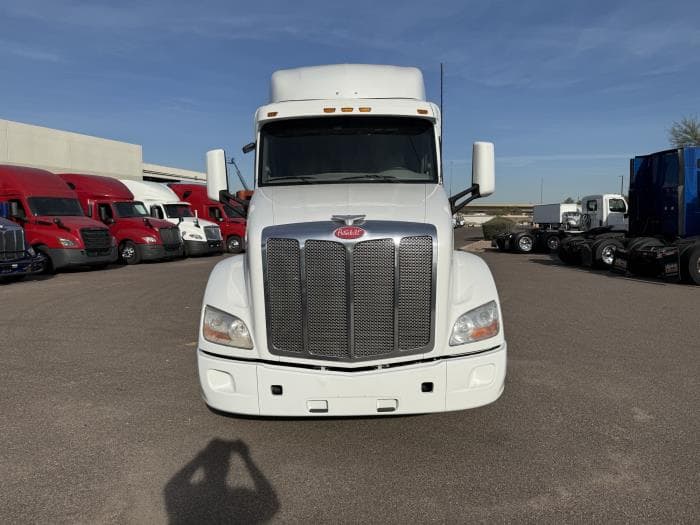 2022 Peterbilt 579 in Phoenix, AZ — photo 9