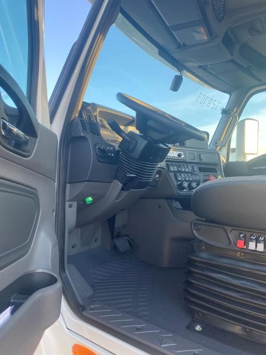 2026 International LT in Kansas City, MO — photo 8