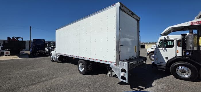 2020 Peterbilt 337 in Jacksonville, FL — photo 4