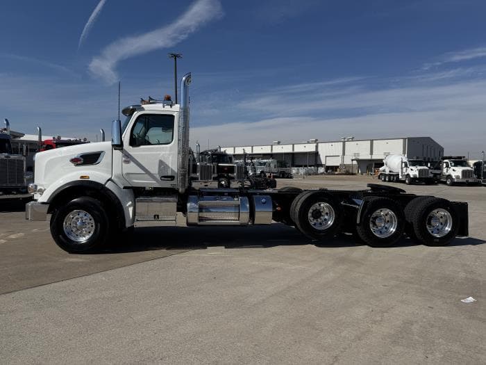 2026 Peterbilt 567 in Houston, TX — photo 3