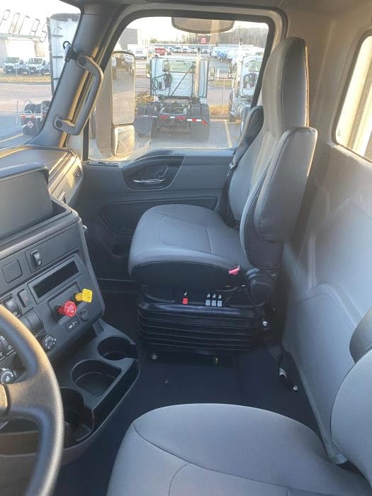 2026 International LT in Kansas City, MO — photo 14