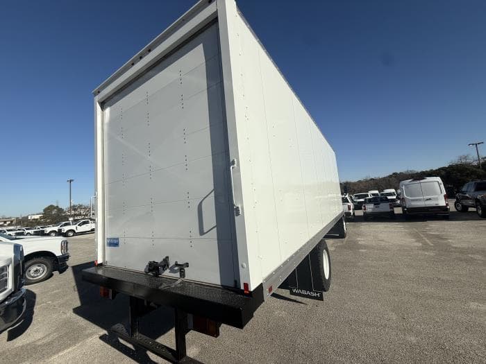 2025 Isuzu FTR in Dallas, TX — photo 5