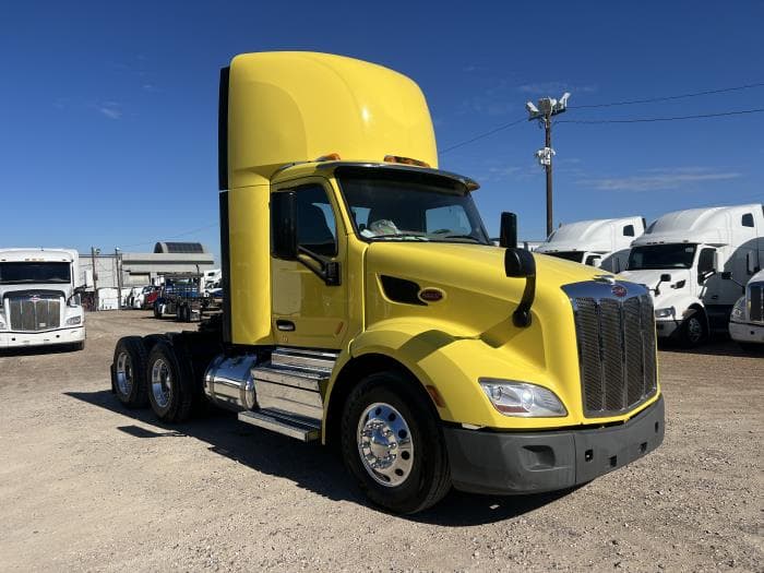 2021 Peterbilt 579 in Dallas, TX — photo 3