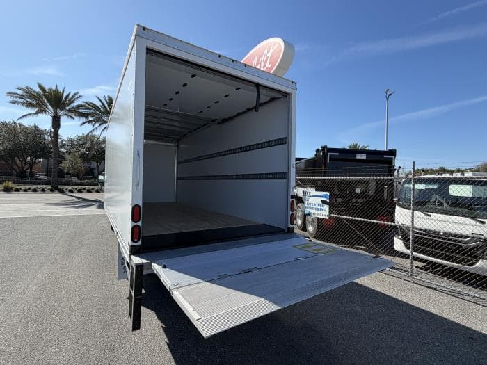 2025 Isuzu NRR in Orlando, FL — photo 8