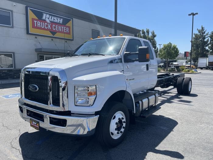 2027 Ford F-650 in Whittier, CA — photo 2