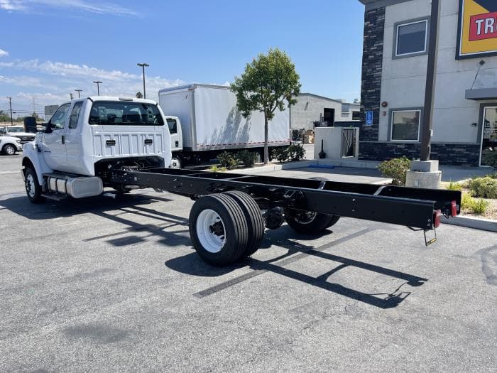 2027 Ford F-650 in Whittier, CA — photo 4