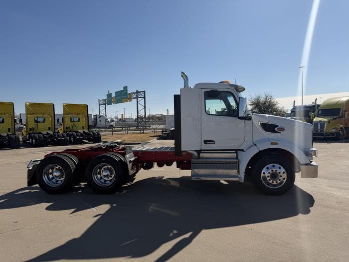 2023 Peterbilt 567 in Houston, TX — photo 7