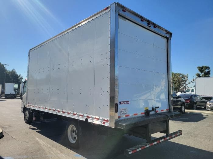 2019 Isuzu NRR in Whittier, CA — photo 9