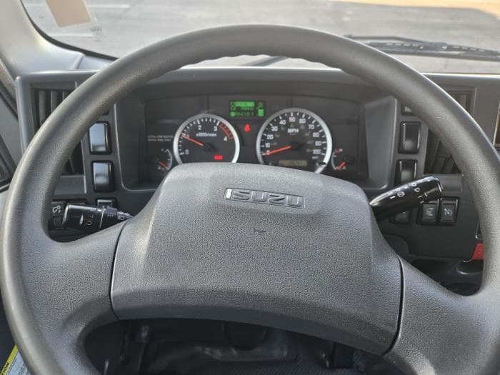 2019 Isuzu NRR in Whittier, CA — photo 11