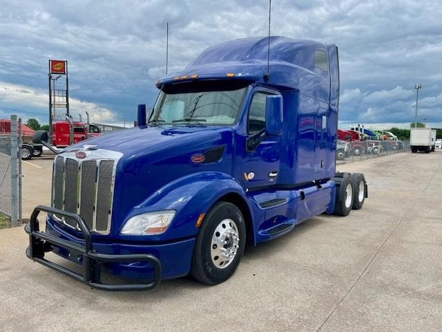 2022 Peterbilt 579 in Tulsa, OK — photo 2