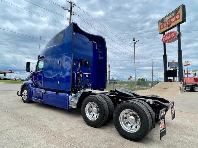 2022 Peterbilt 579 in Tulsa, OK — photo 4