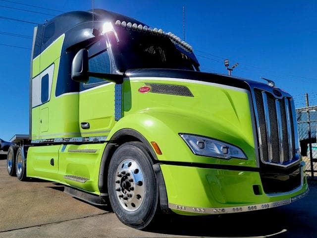 2022 Peterbilt 579 in Tulsa, OK — photo 8