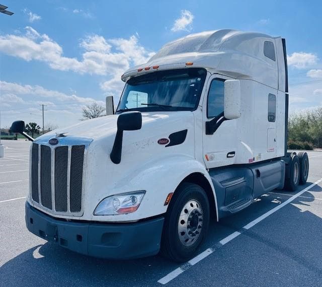 2021 Peterbilt 579 in Pharr, TX — photo 2
