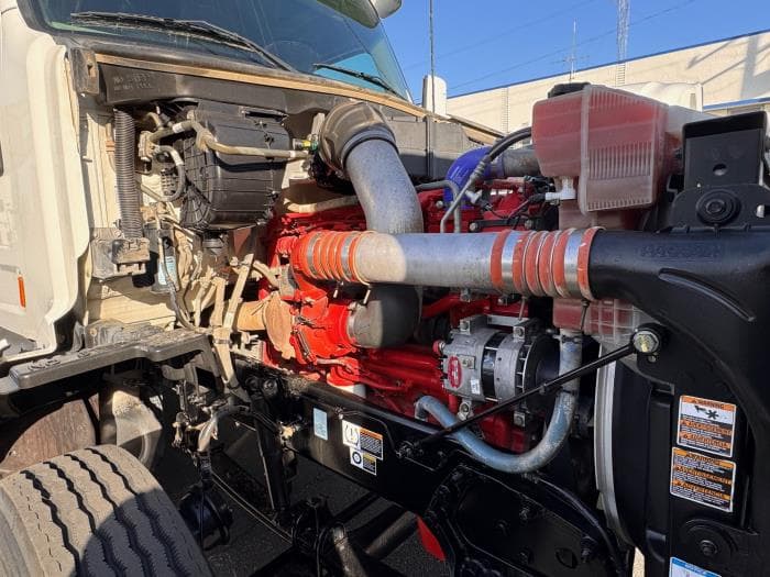 2020 Peterbilt 579 in Los Angeles, CA — photo 11
