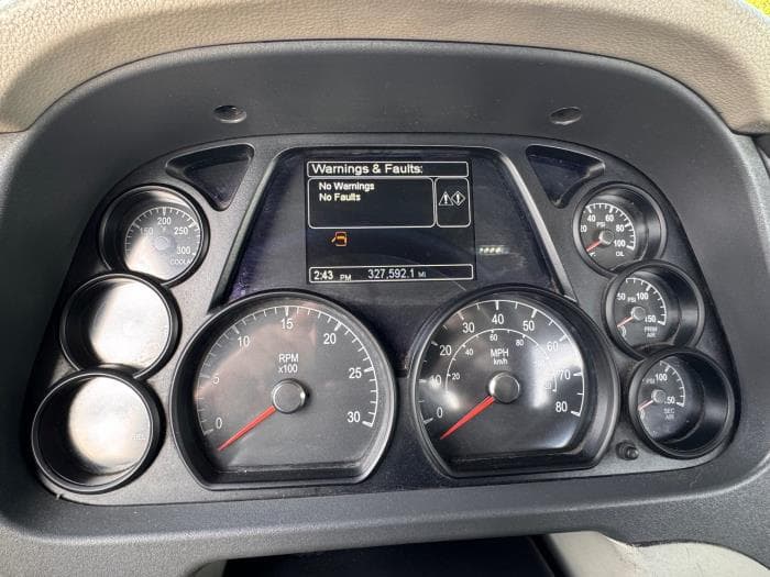 2021 Peterbilt 579 in Los Angeles, CA — photo 13