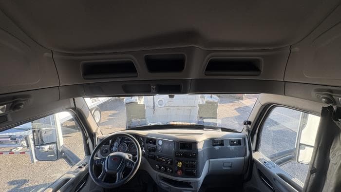 2021 Peterbilt 579 in Jacksonville, FL — photo 15