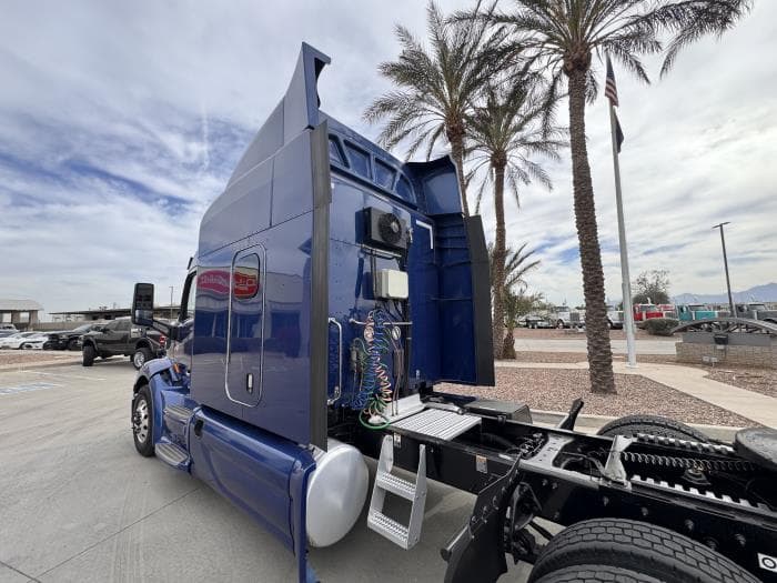 2020 Peterbilt 579 in Phoenix, AZ — photo 3
