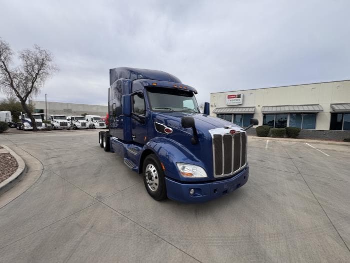 2020 Peterbilt 579 in Phoenix, AZ — photo 8