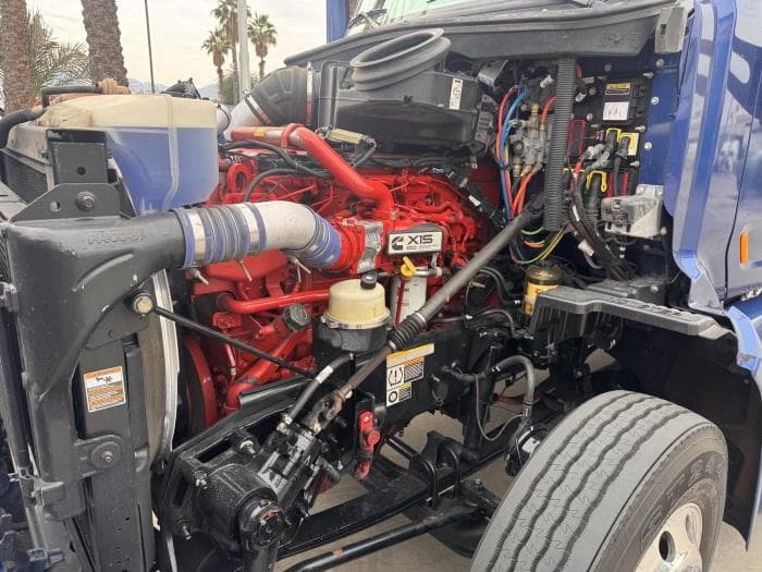 2020 Peterbilt 579 in Phoenix, AZ — photo 10