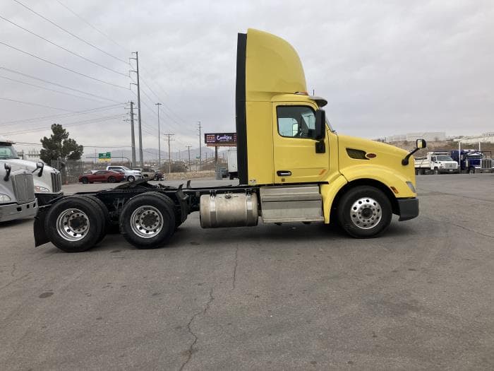 2021 Peterbilt 579 — photo 4